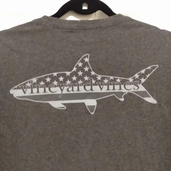 Vineyard Vines dark gray tee shirt - Picture 6 of 6